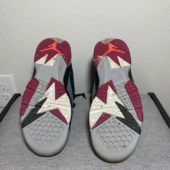 Size 4M Retro 7s - Picture 8 of 8